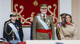 Leonor brilla en el desfile del 12-O con el uniforme de gala de guardiamarina y sin Sofía