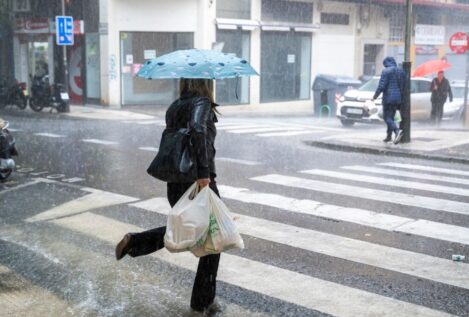 Un total de diez provincias están en aviso por lluvia, olas y viento, con Andalucía a nivel naranja