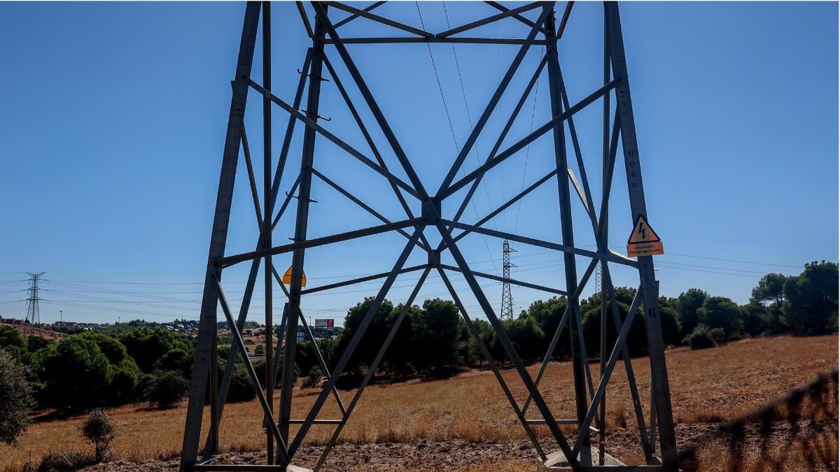 El precio de la luz baja hasta el nivel más bajo del verano y costará 0 euros durante siete horas