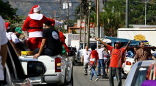 Comienza la Navidad en Venezuela tras la orden de Maduro de adelantarla