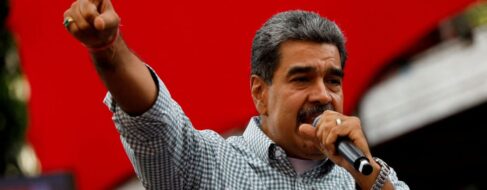 El Gobierno de Maduro acusa a Machado de orquestar una operación con su detención