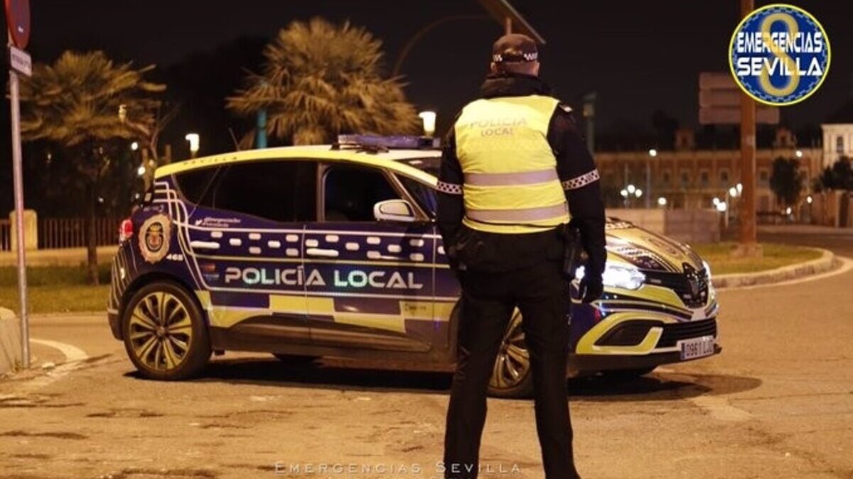 Detenidos tres jóvenes por el robo de un móvil y agredir a dos policías en su huida en Sevilla