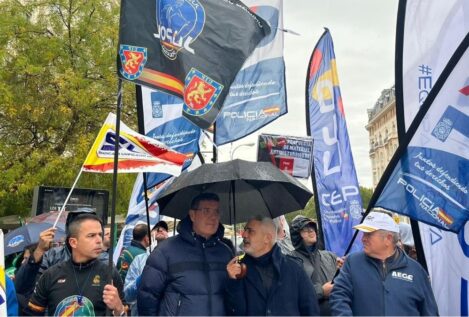 Asociaciones policiales protestan frente al Congreso contra la reforma de la ‘ley mordaza’