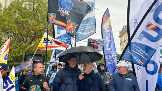 Asociaciones policiales protestan frente al Congreso contra la reforma de la ‘ley mordaza’