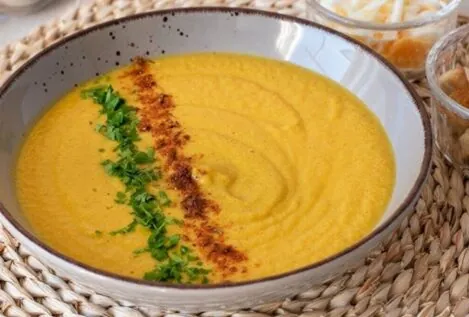 Crema de pollo con verduras: el puré perfecto para el frío