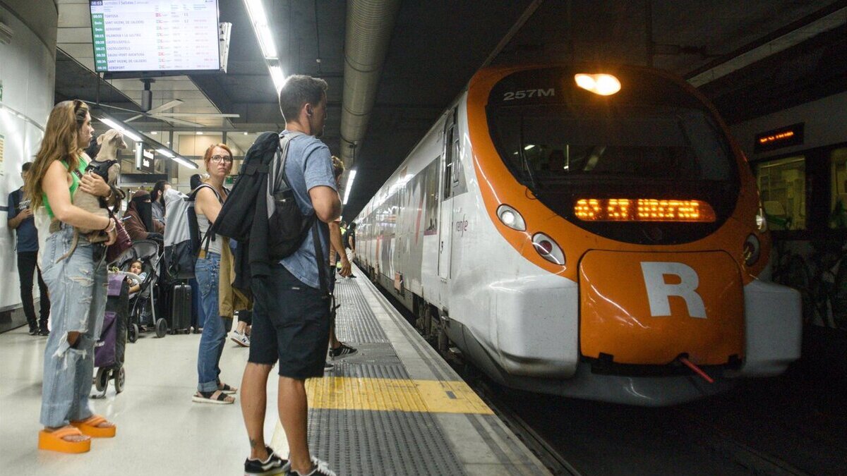 Retrasos en seis líneas de Rodalies por una nueva avería entre Geltrú y Sitges (Barcelona)