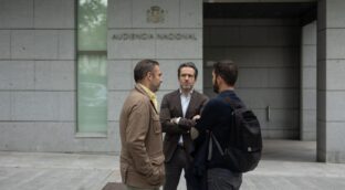 La Audiencia abre la puerta a investigar al PSOE por financiación ilegal si aparecen más pruebas