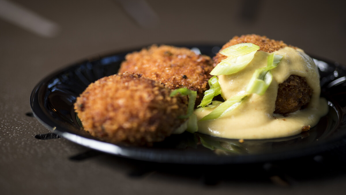 El trucazo de Arguiñano para que no se rompan las croquetas al echarlas en la sartén