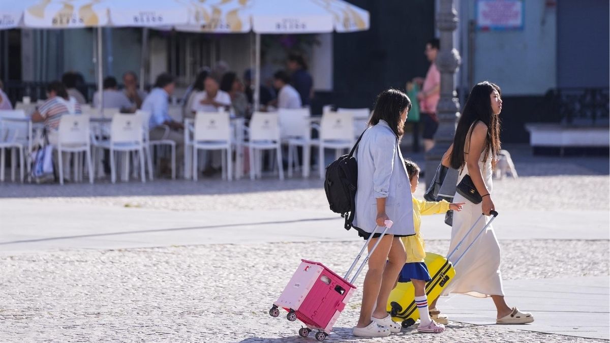 España registró récord de turistas hasta agosto con 64,3 millones, un 11,2% más que en 2023