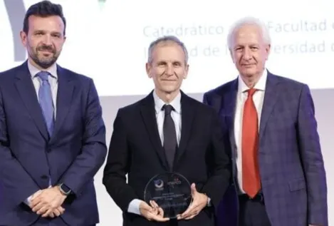 El doctor Antonio Alcaraz, premio Merco-OdS al Liderazgo en el Ámbito Clínico de la Urología