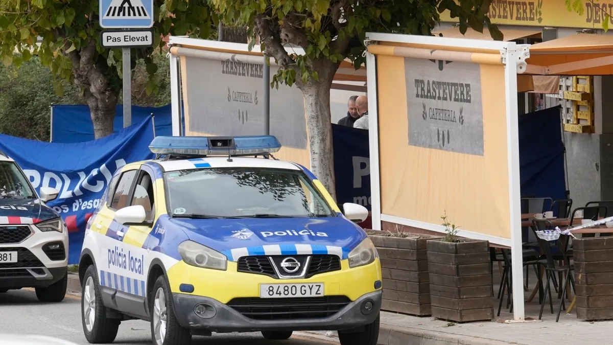 Matan a un hombre a tiros a plena luz del día en una terraza de Montgat (Barcelona)