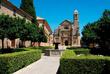 Baeza: la ciudad que debes visitar este mes por su increíble catedral y gastronomía