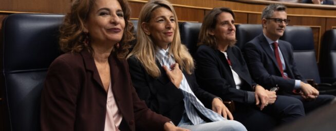 El Congreso aprueba nuevos impuestos a la banca y al tabaco y aplaza la tasa energética