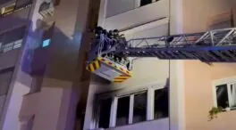 Al menos ocho heridos por el incendio en una vivienda en Carabanchel (Madrid)