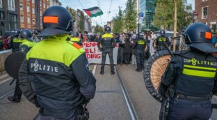 Detenido un centenar de personas en una manifestación propalestina en Ámsterdam