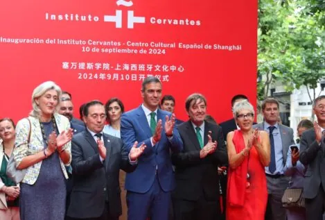 China irrumpe en el Instituto Cervantes de Pekín en busca de un móvil con una 'app' prohibida