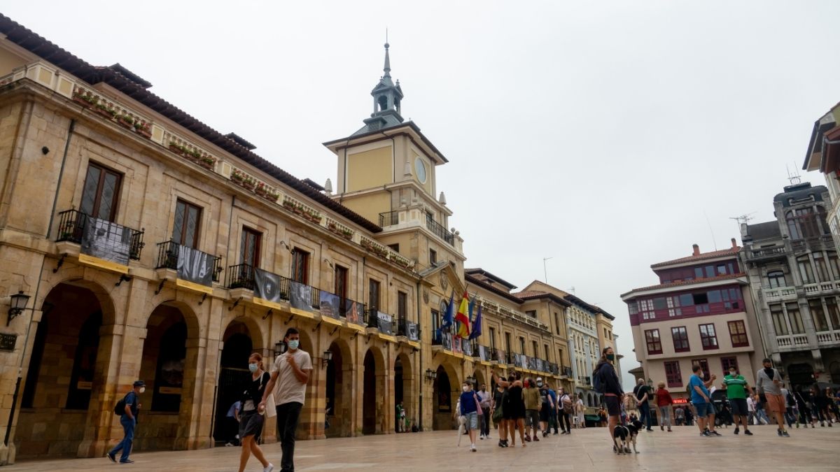 Renuncia un asesor del IU en Oviedo tras ser denunciado en redes por abuso sexual