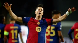 Un Lewandowski centenario da la victoria al Barça frente al Brest en Champions