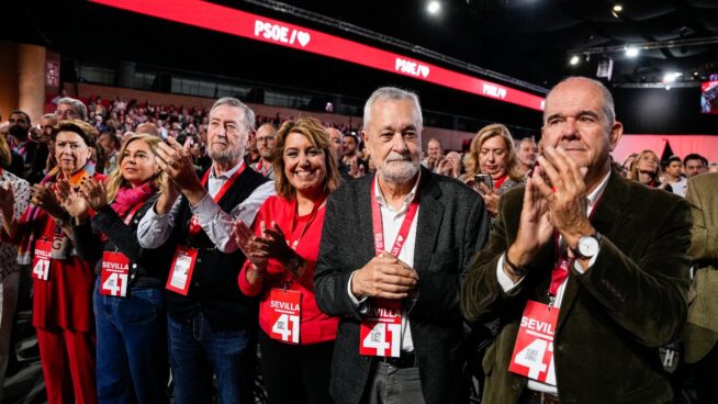 Susana Díaz pide un PSOE-A donde se pueda opinar «sin que te caiga una manta de palos»