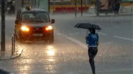 Cataluña, en alerta roja por la lluvia: cancelados los servicios de Cercanías y vuelos desviados