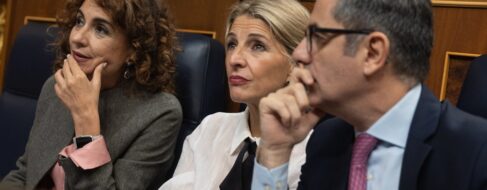 La orden de Yolanda Díaz para «rentabilizar» los escándalos del PSOE: perfil bajo y propuestas