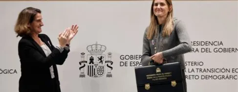 Ribera y su sustituta, salpicadas por dar una licencia de hidrocarburos a la trama corrupta