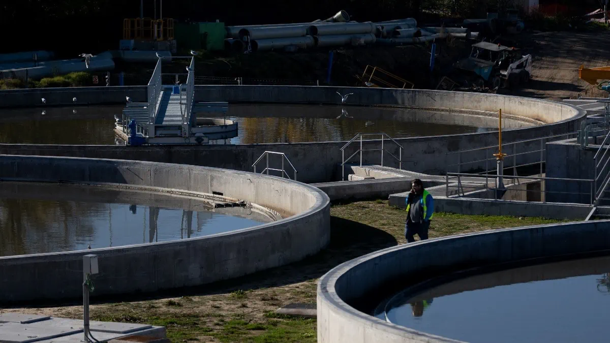 Una nueva directiva de aguas europea pone en peligro 590 fármacos esenciales en España