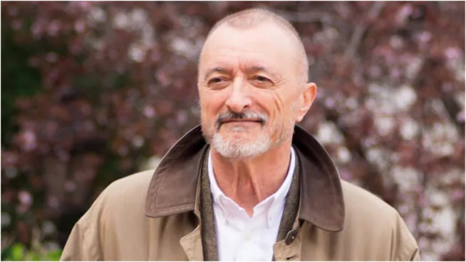 Pérez Reverte critica que la RAE está tomada por «los talibanes del todo vale»