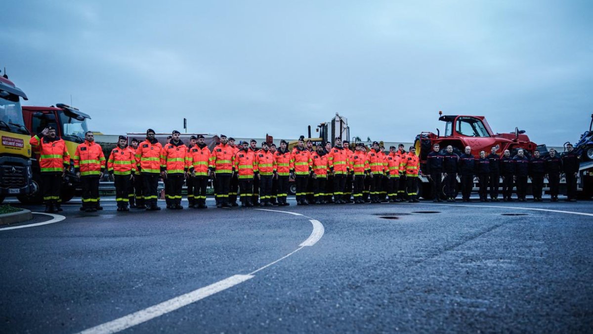 El Gobierno acepta al fin la ayuda de los bomberos franceses tras 15 días de bloqueo