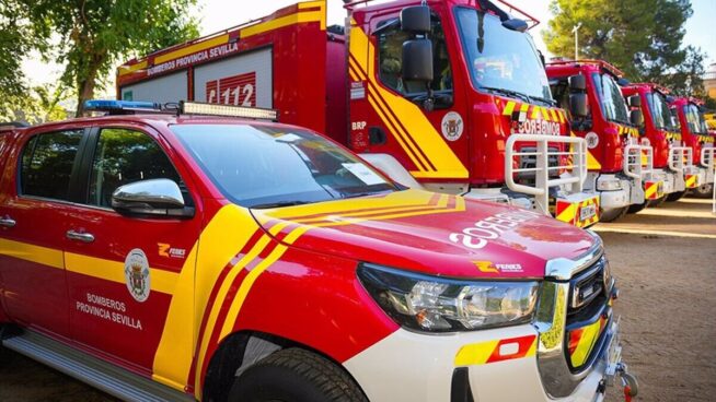 Muere un hombre en el interior de su vehículo al incendiarse en un accidente de tráfico en Sevilla