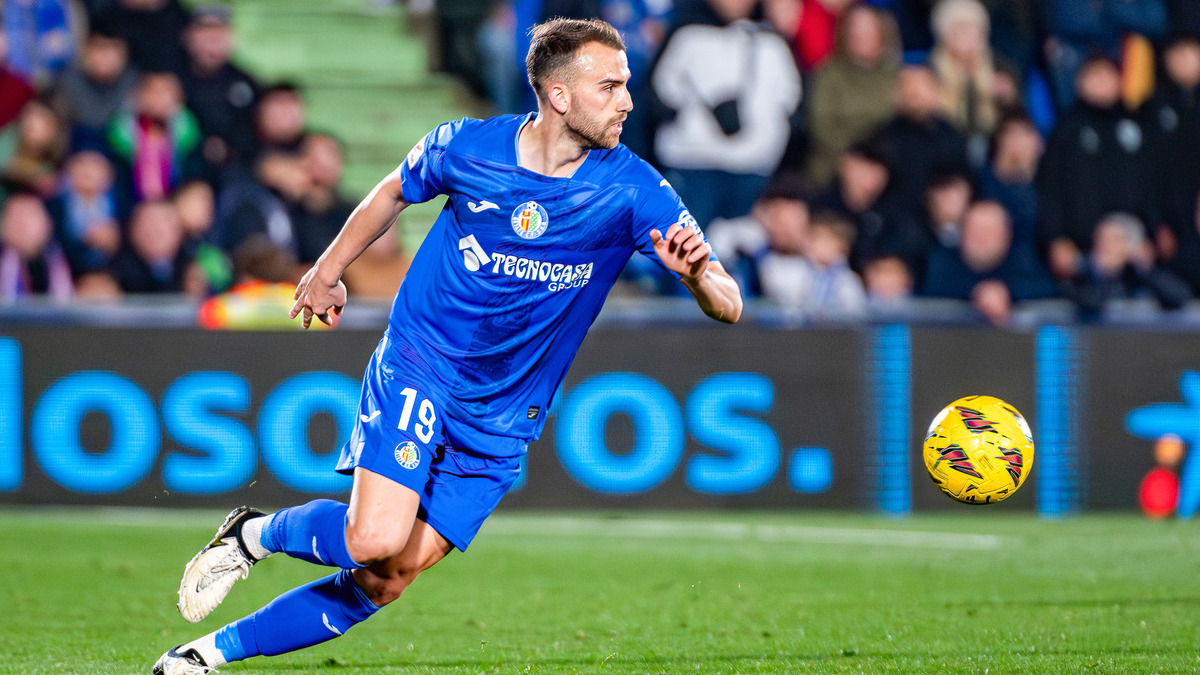 Arde el chalé del futbolista Borja Mayoral en Pozuelo (Madrid) mientras recogía un premio