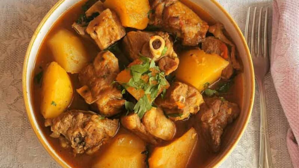 Caldereta de cordero el plato ideal para afrontar el frío en invierno — free download