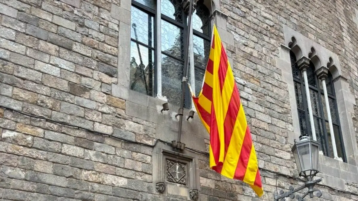 Impulso Ciudadano pide a Duch que coloque la bandera de España en la fachada de Exteriores