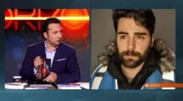 Iker Jiménez echa al reportero que se manchó los pantalones de barro antes de un directo