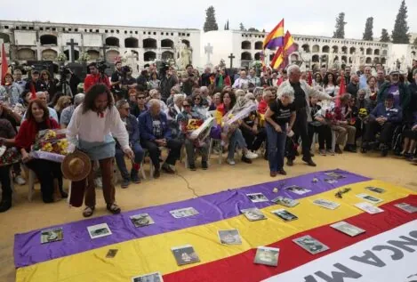 Víctimas del franquismo se movilizan en Sevilla por las «demoras» en la identificación genética