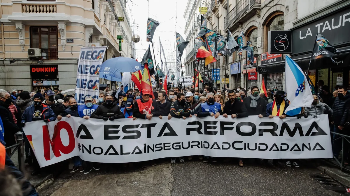 Policías y guardias civiles protestarán contra la reforma de la ‘ley mordaza’