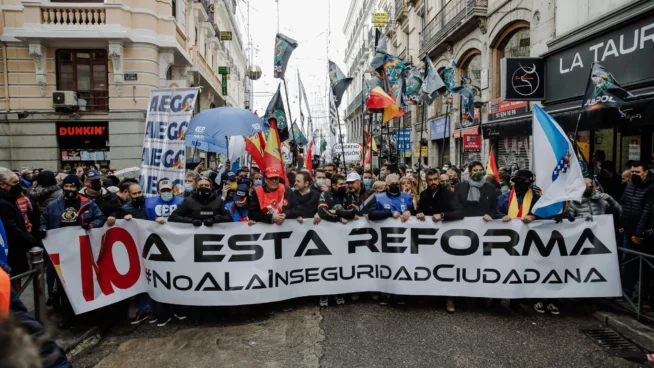 Policías y guardias civiles protestarán contra la reforma de la 'ley mordaza'