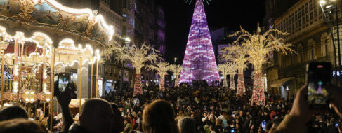 El orgullo de gasto público recrudece la carrera por la luz de la Navidad