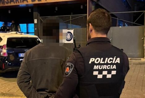 Detenido un varón por agredir a su pareja frente a la hija menor de ambos en El Palmar (Murcia)