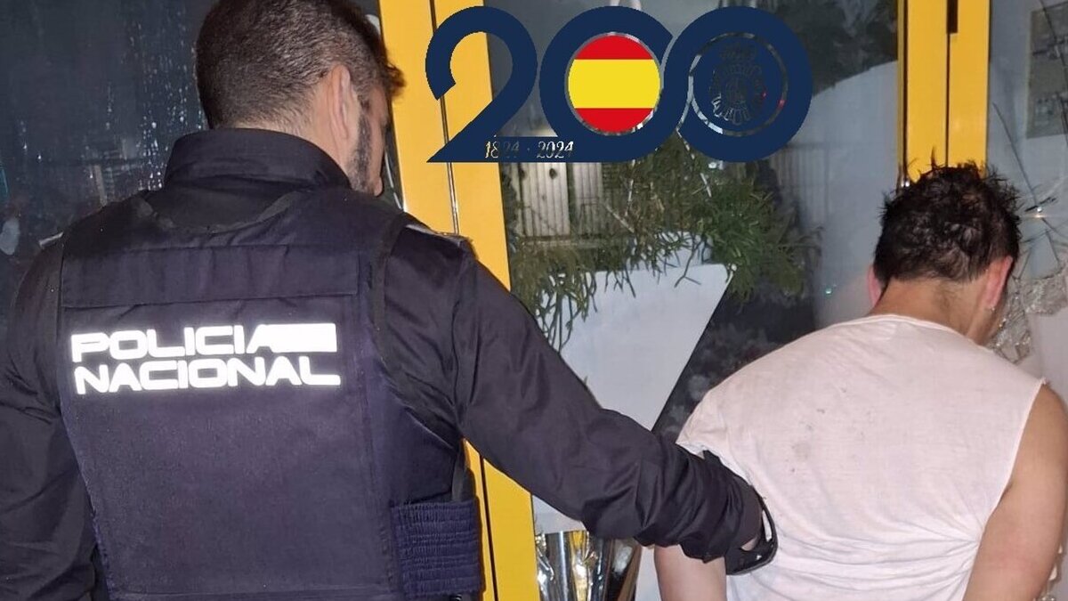 Detenido ‘in fraganti’ el presunto autor de un robo en un céntrico establecimiento de Murcia