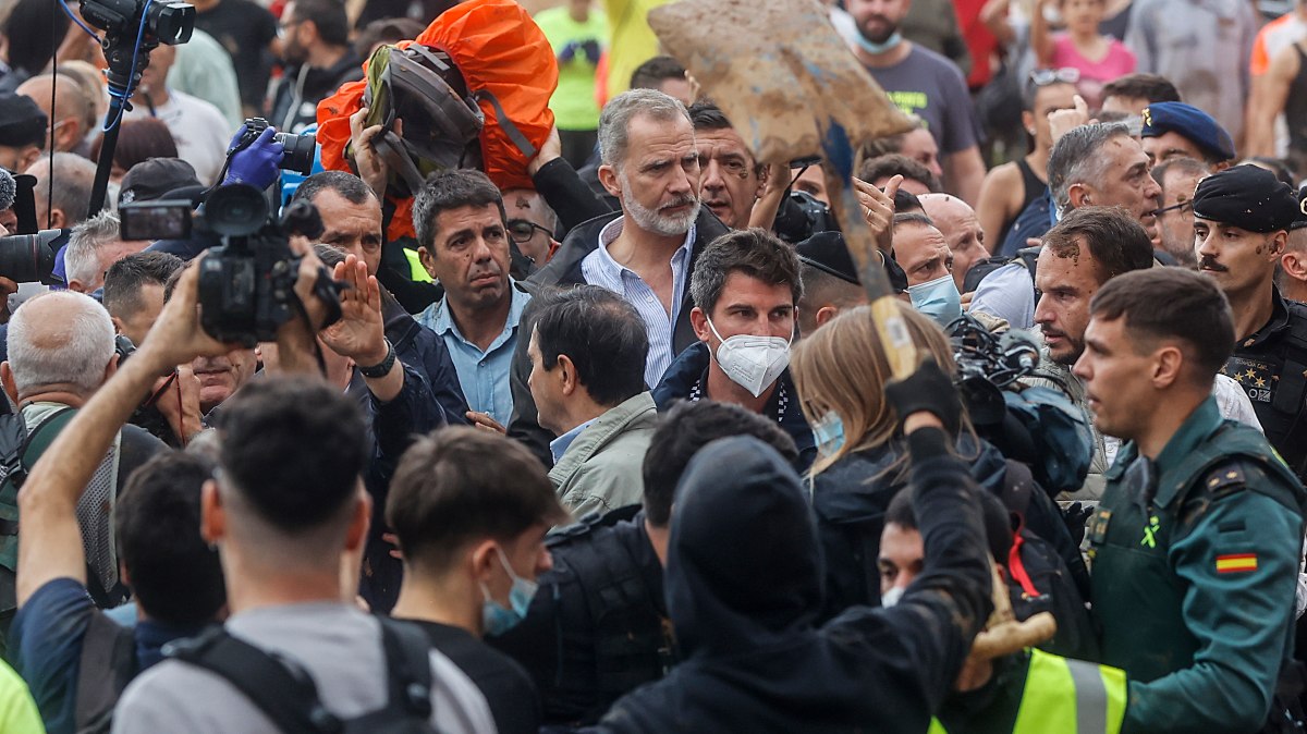 Un juzgado investiga los incidentes en la visita de los Reyes, Sánchez y Mazón a Paiporta