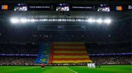 Así ha sido el emotivo minuto de silencio en el Santiago Bernabéu por las víctimas de la DANA