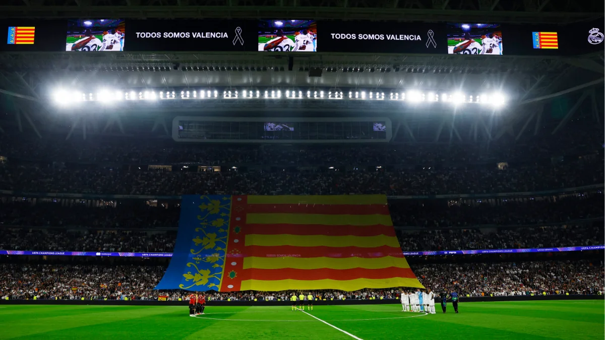 Así ha sido el emotivo minuto de silencio en el Santiago Bernabéu por las víctimas de la DANA