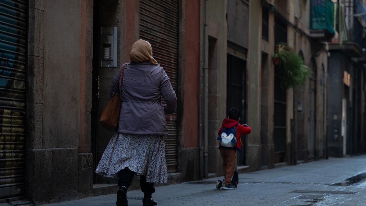 Un 45% de catalanes cree que el Gobierno «ha perdido el control» en inmigración, según el CEO