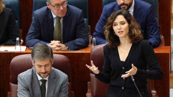 Ayuso, contra Más Madrid: «¿Llegaban solas y borrachas a casa cuando salían con Errejón?»