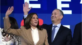 Kamala Harris, al descubierto: una boda tardía, dos hijastros y el trabajo de su marido, Douglas