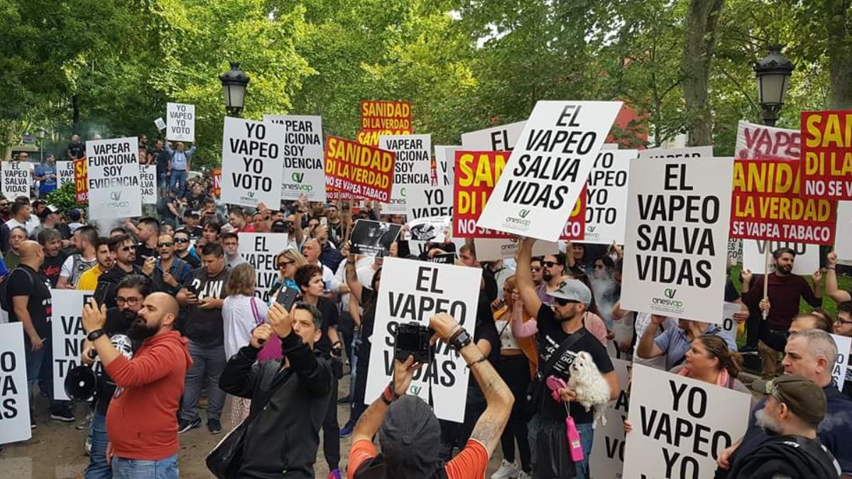 La prohibición de sabores de ‘vapers’ podría afectar al 80% de la facturación del sector