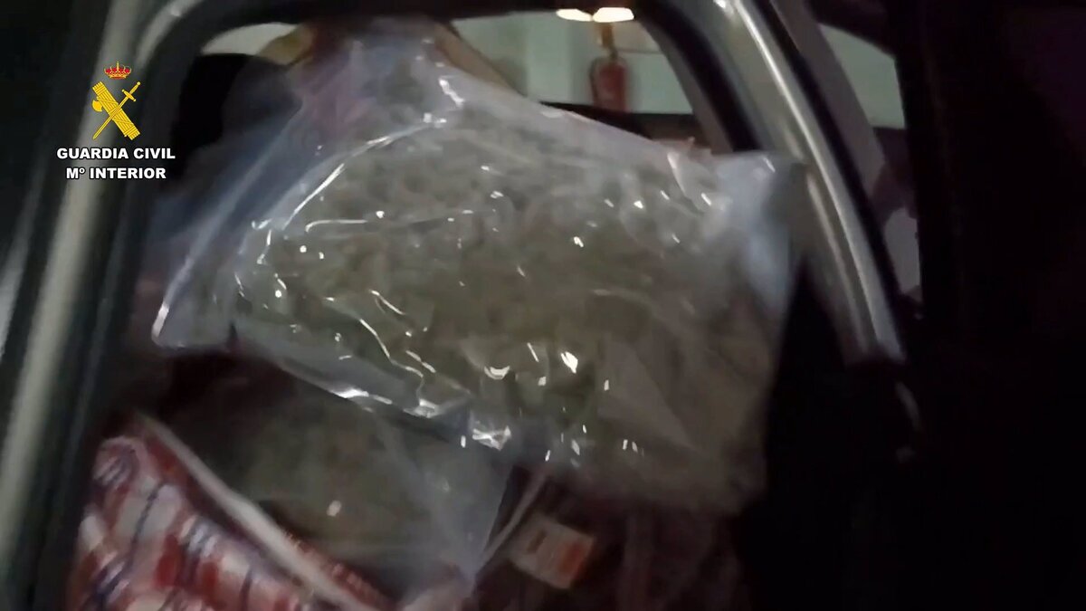 Detenido un varón con 67 kilos de marihuana en el coche a la altura de Villarrobledo (Albacete)