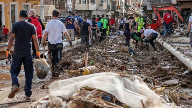 Paiporta «sigue sumida en un desastre humanitario» y pide ayuda a las instituciones