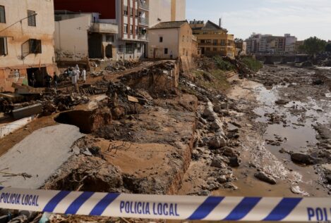 La UME trabaja para reconstruir cuatro puentes «imprescindibles» destruidos por la DANA